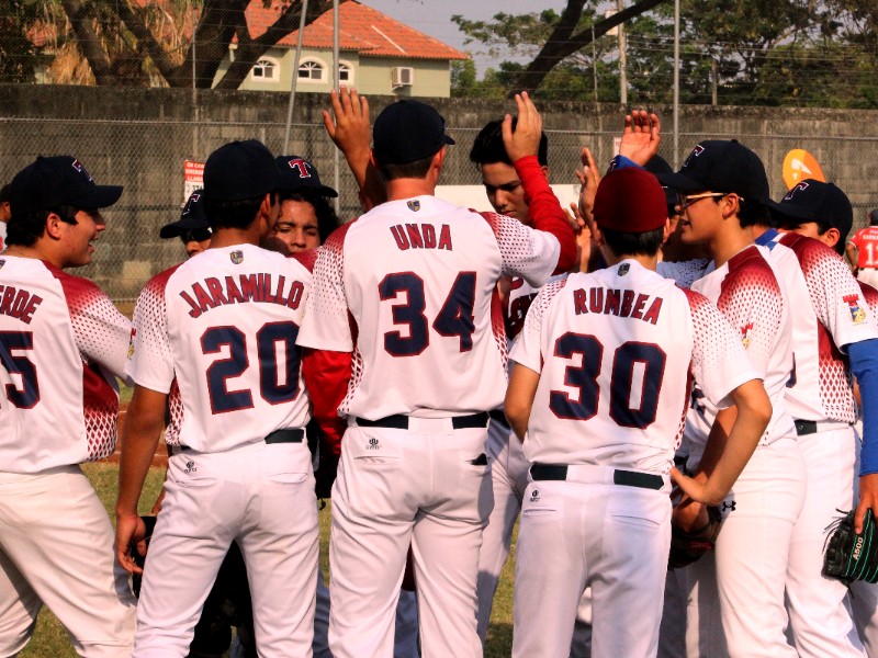 foto de A un paso de la final en la Copa Torremar de béisbol