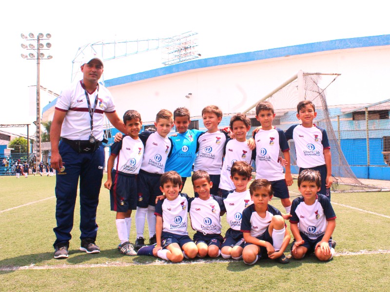 foto de Sub 6 empieza el torneo con un triunfo y una derrota