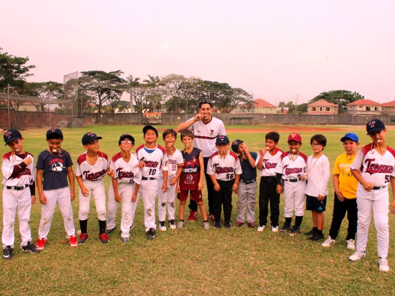 foto de Escuela A alcanza el tercer lugar en el torneo Miraflores