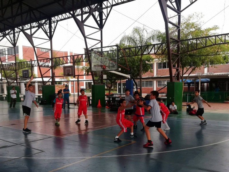 foto de Amplia victoria en nuestro amistoso de Básquet