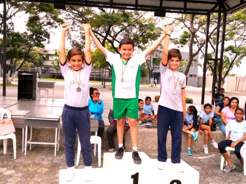 foto de Podio para nuestros novatos