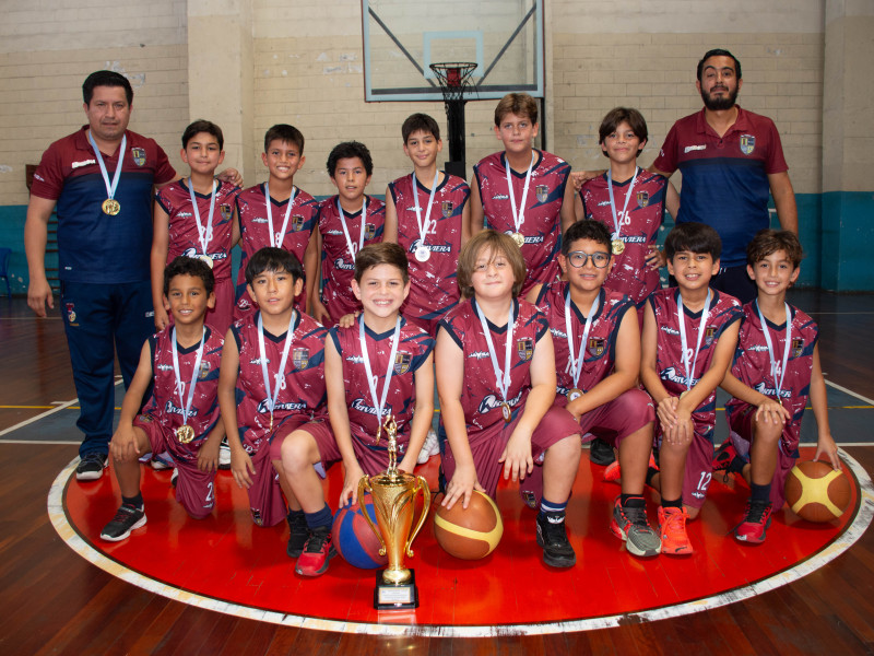 foto de Campeones interescolares de básquet