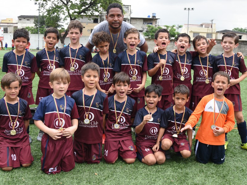 foto de Sub-6 se destaca en Torneo Interescolar de Fútbol